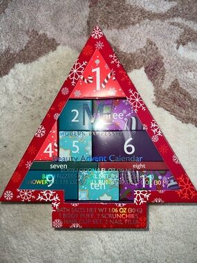 NEW Modern Expressions Red Tree-Shaped Beauty Advent Calendar